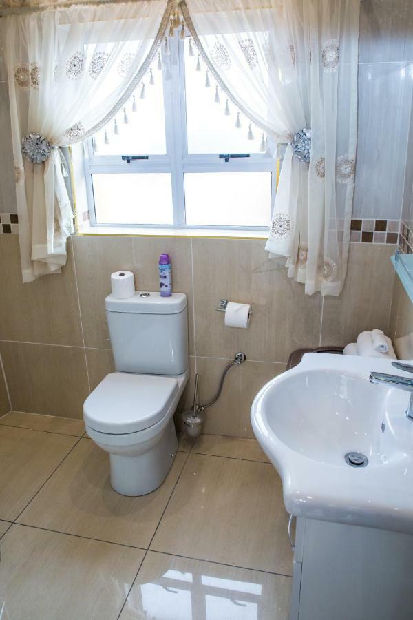 Ekupholeni Garden Villas Manzini Kültér fotó